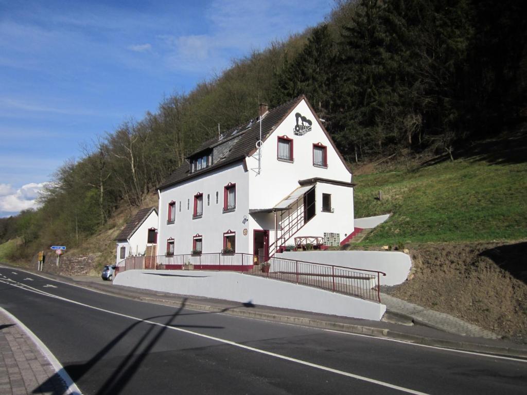 Gastehaus Am Fels Hotel Altenahr Ngoại thất bức ảnh